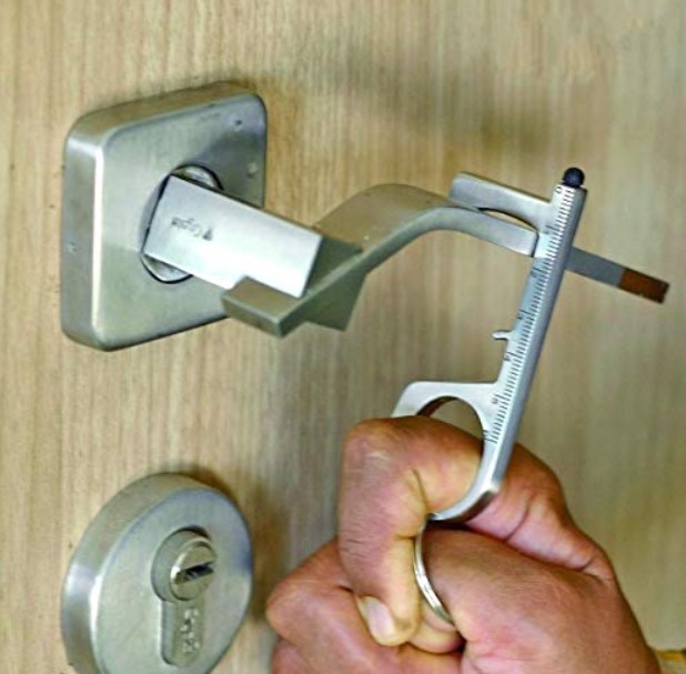 Hands-free door opener during the pandemic